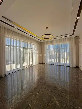 Satılır 5 otaqlı həyət evi 220 m²