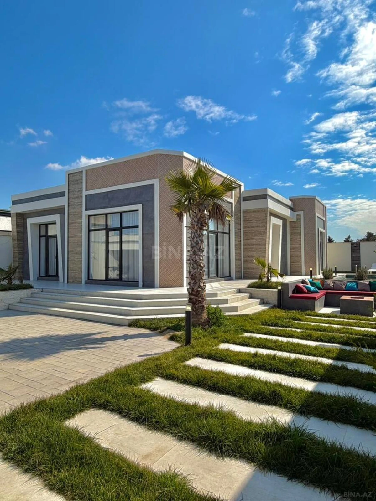 Satılır 5 otaqlı həyət evi 220 m²