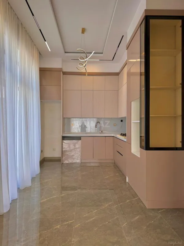 Satılır 5 otaqlı həyət evi 220 m²