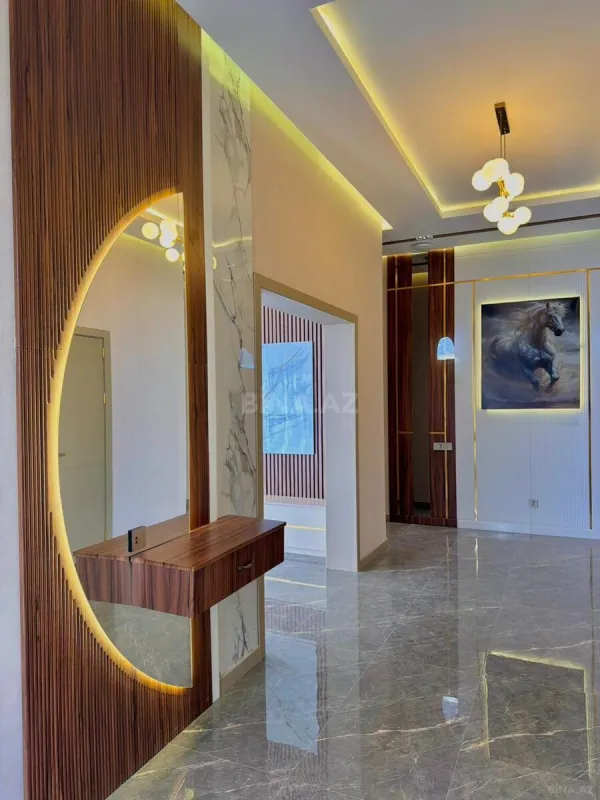 Satılır 5 otaqlı həyət evi 220 m²