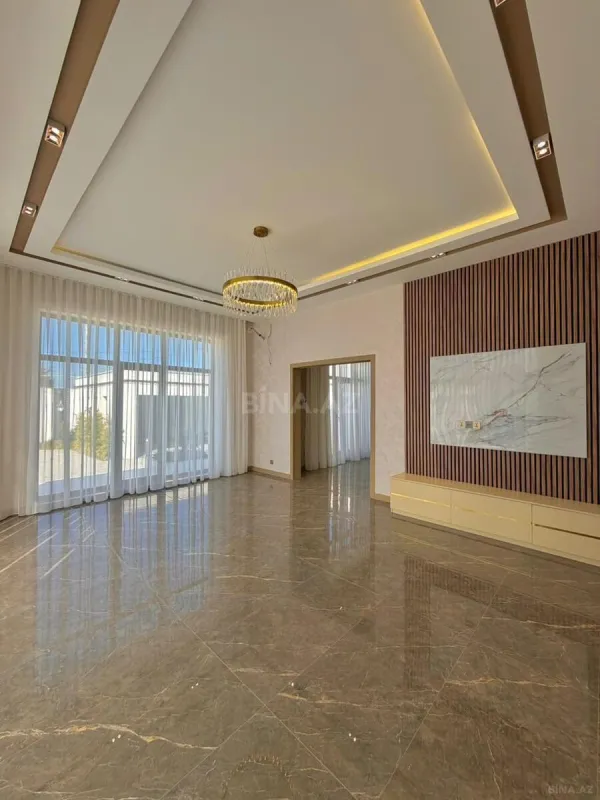 Satılır 5 otaqlı həyət evi 220 m²