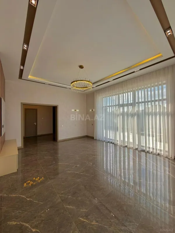 Satılır 5 otaqlı həyət evi 220 m²