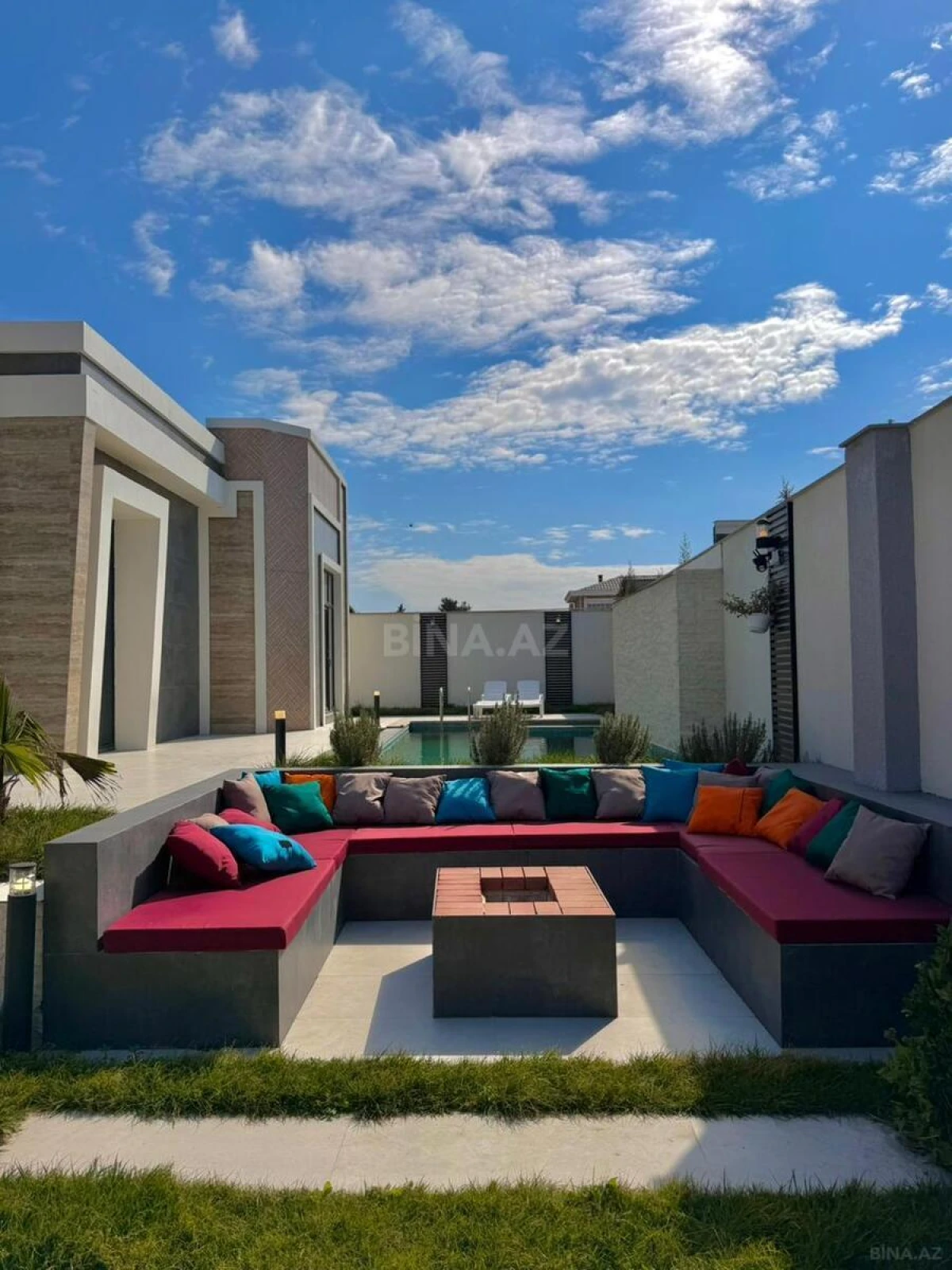 Satılır 5 otaqlı həyət evi 220 m²