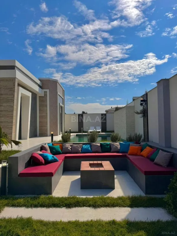 Satılır 5 otaqlı həyət evi 220 m²