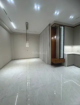 Satılır 4 otaqlı mənzil 216 m²
