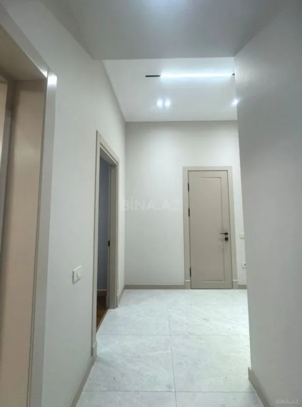 Satılır 4 otaqlı mənzil 216 m²