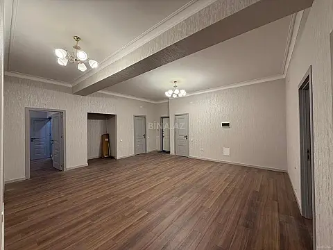 Satılır 4 otaqlı mənzil 178 m²