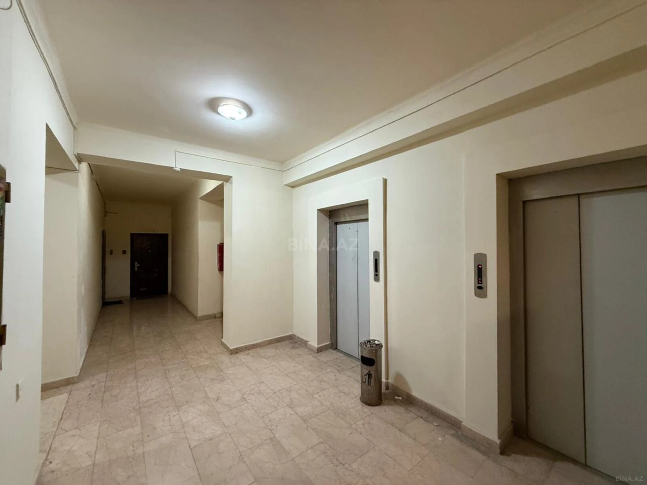 Satılır 4 otaqlı mənzil 178 m²