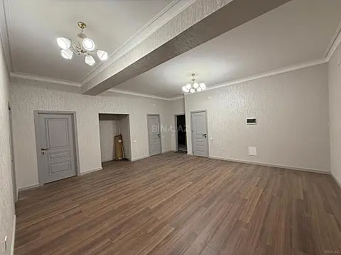 Satılır 4 otaqlı mənzil 178 m²
