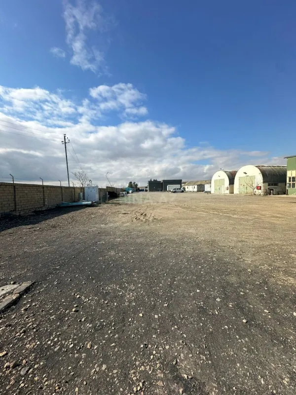 Kirayə verilir obyekt 550 m²