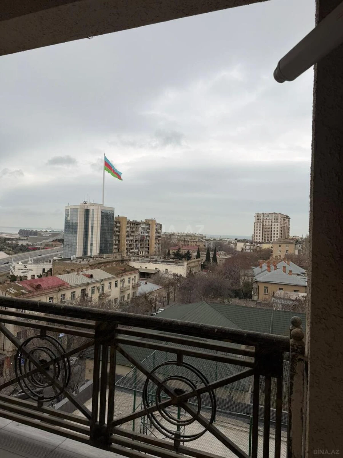 Satılır 2 otaqlı mənzil 70 m²