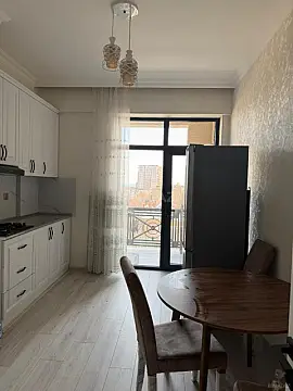 Satılır 2 otaqlı mənzil 70 m²