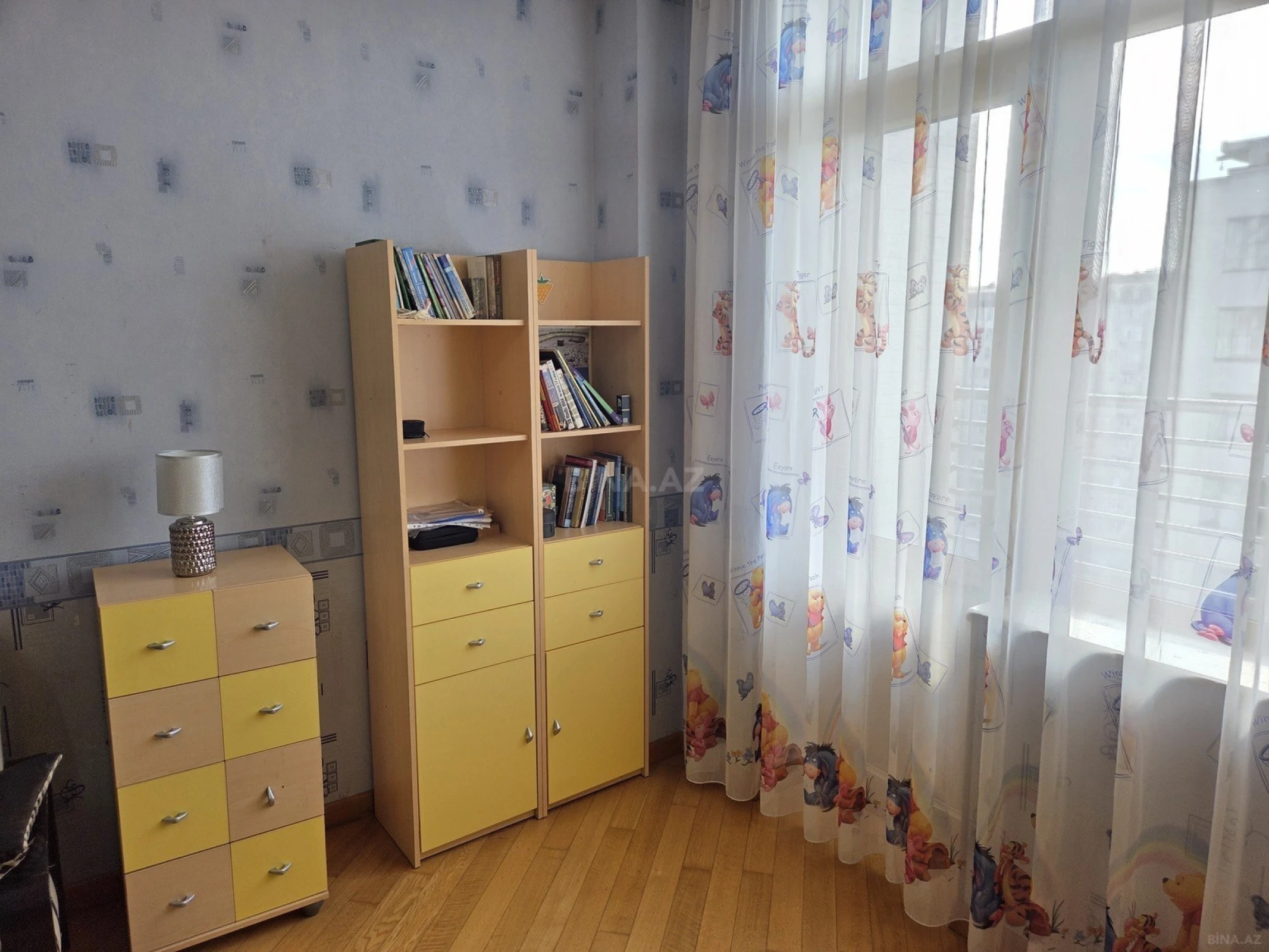 Kirayə verilir 4 otaqlı mənzil 200 m²