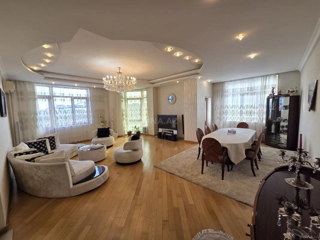 Kirayə verilir 4 otaqlı mənzil 200 m²