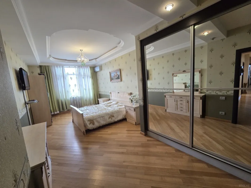 Kirayə verilir 4 otaqlı mənzil 200 m²