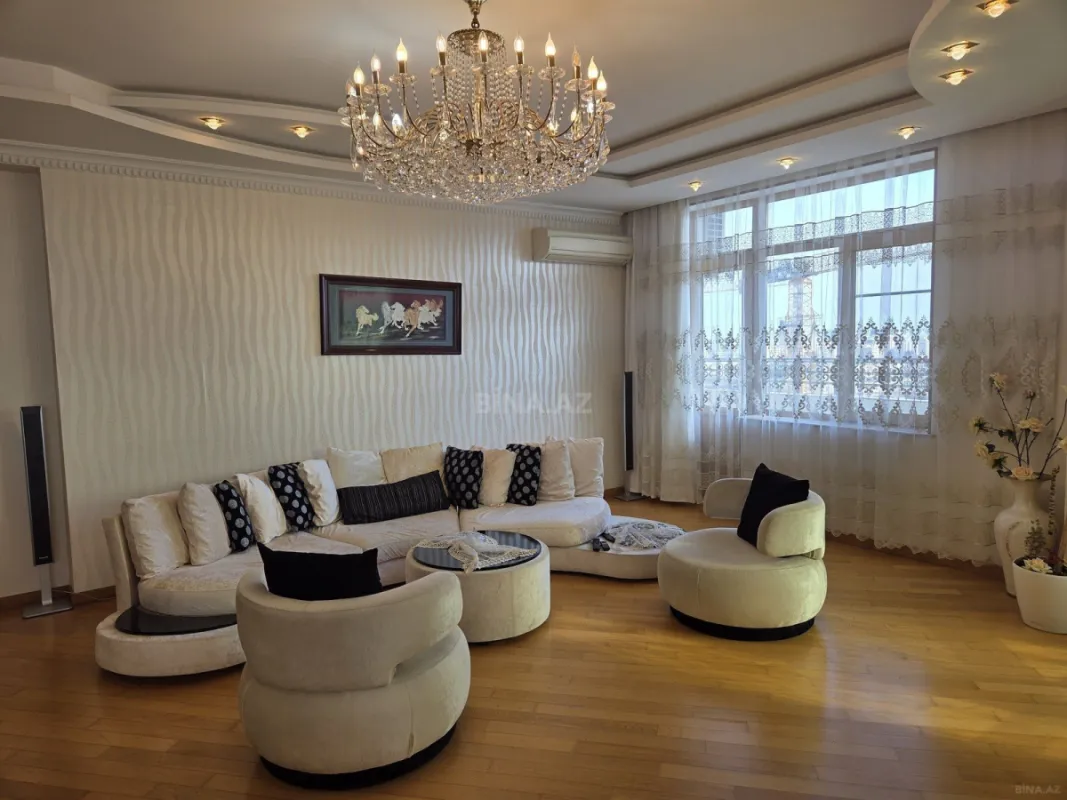 Kirayə verilir 4 otaqlı mənzil 200 m²