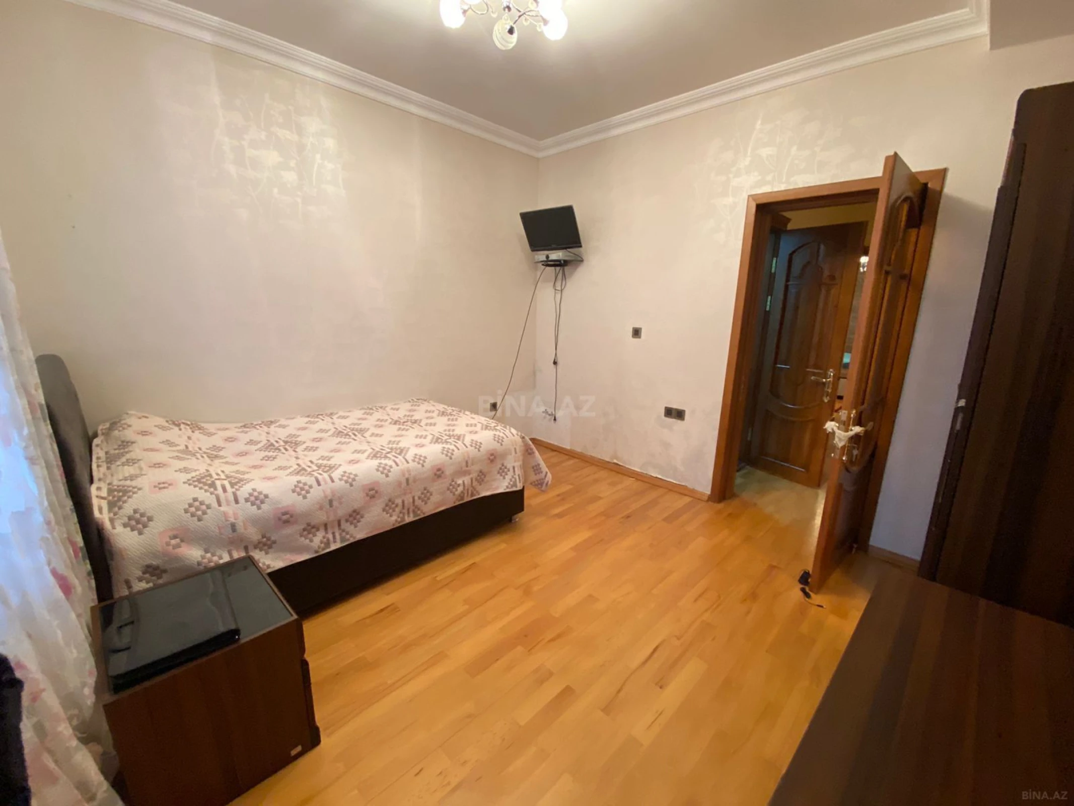 Kirayə verilir 6 otaqlı həyət evi 350 m²