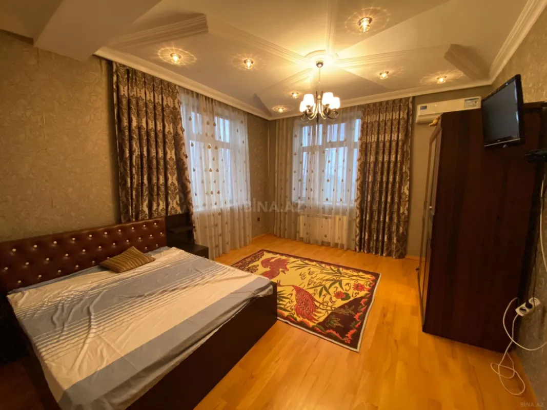 Kirayə verilir 6 otaqlı həyət evi 350 m²
