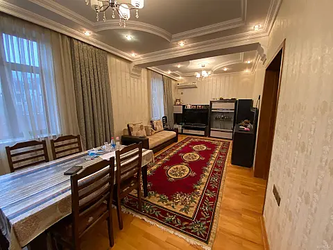 Kirayə verilir 6 otaqlı həyət evi 350 m²
