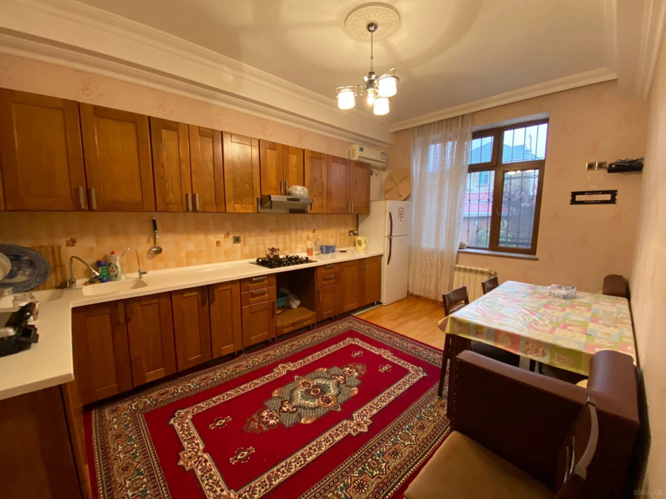 Kirayə verilir 6 otaqlı həyət evi 350 m²