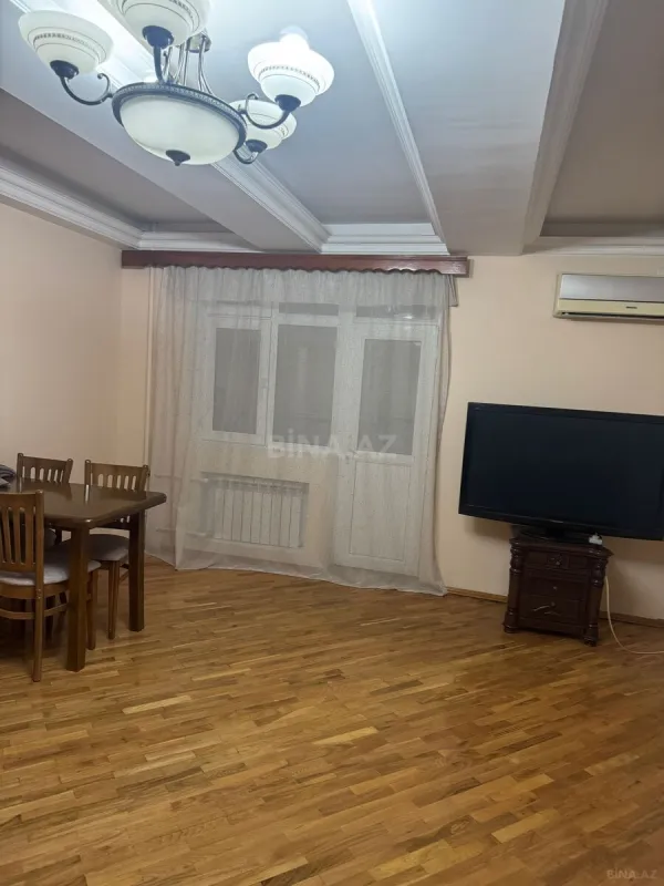 Kirayə verilir 2 otaqlı mənzil 75 m²