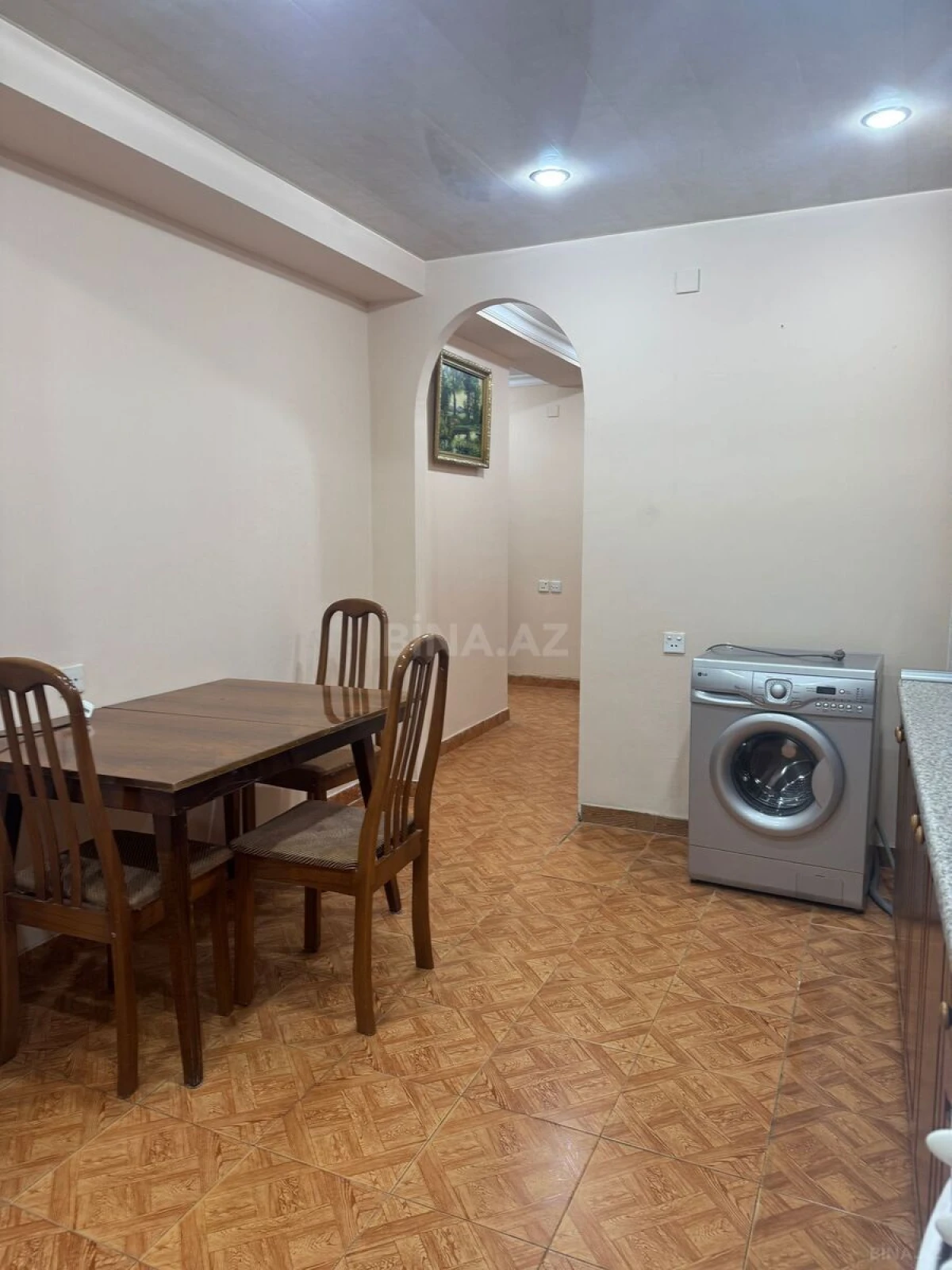 Kirayə verilir 2 otaqlı mənzil 75 m²