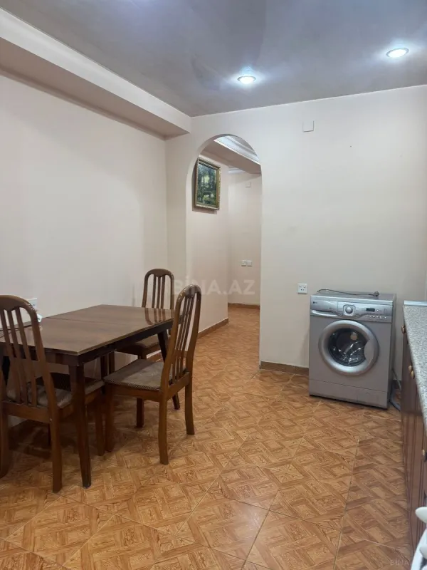 Kirayə verilir 2 otaqlı mənzil 75 m²
