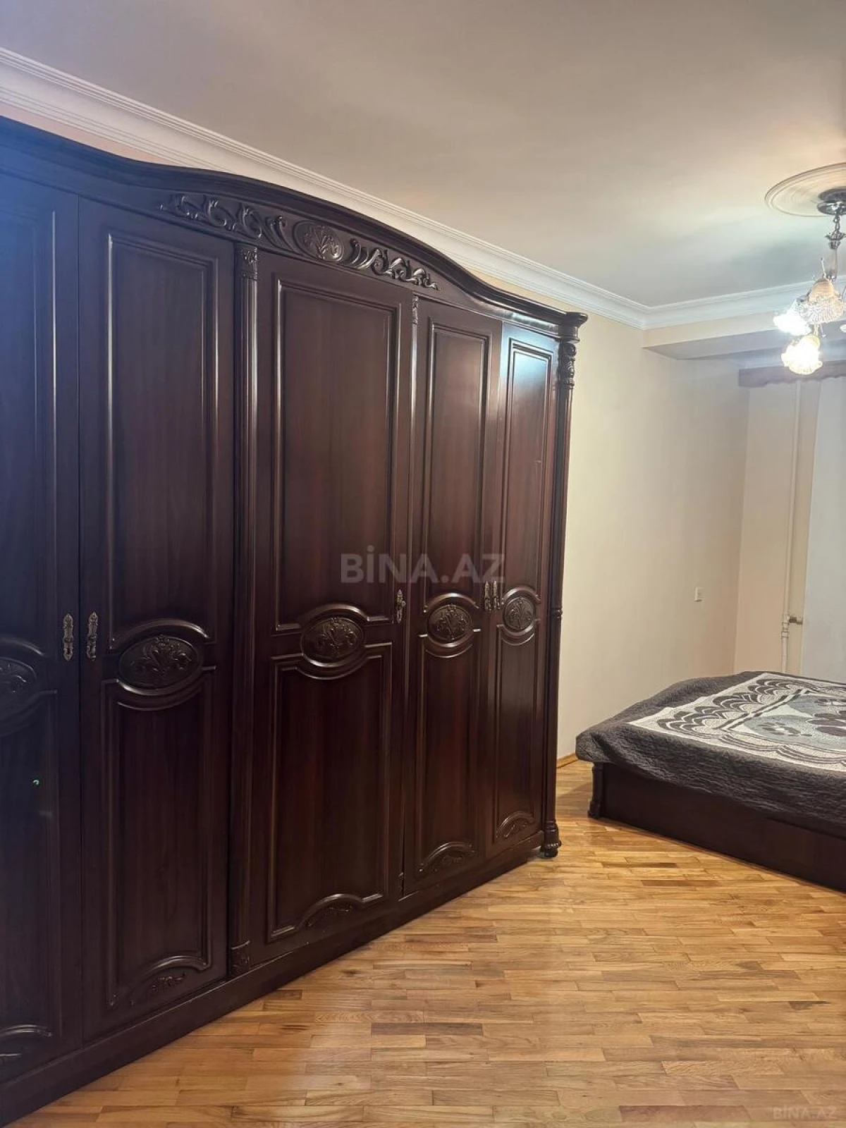 Kirayə verilir 2 otaqlı mənzil 75 m²