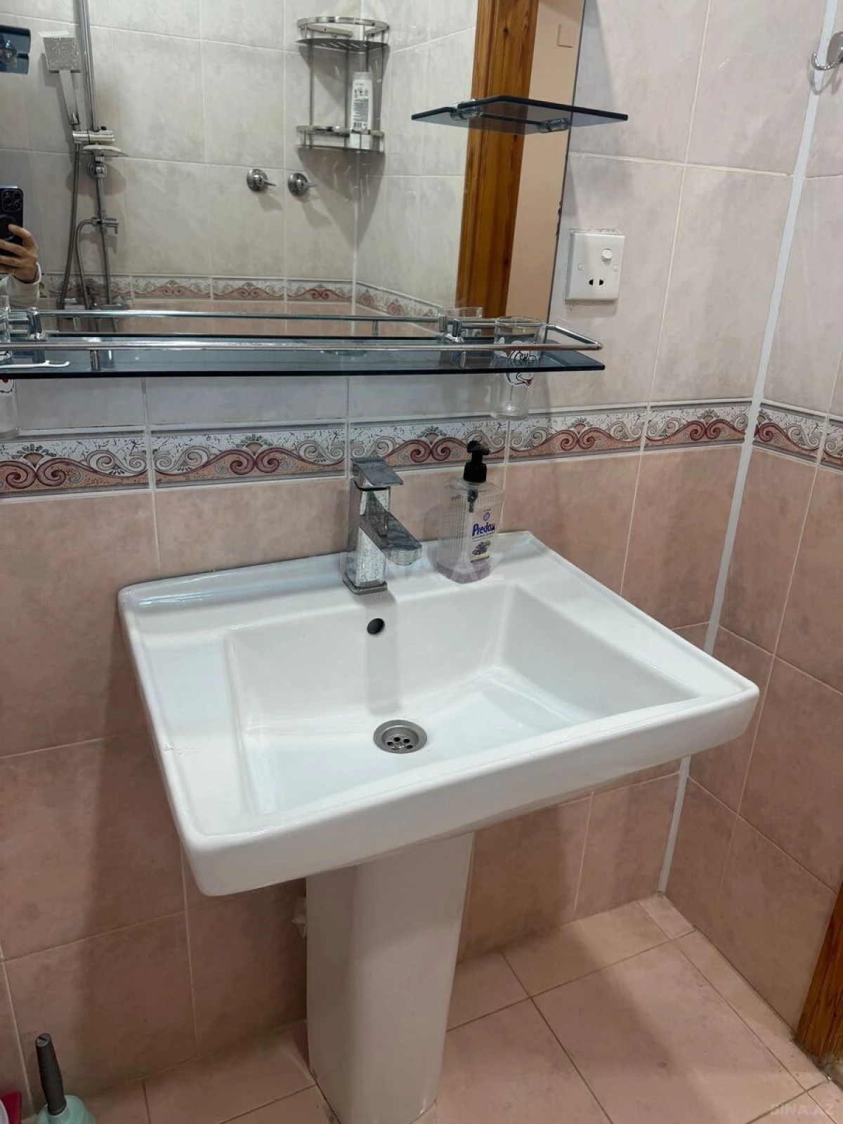 Kirayə verilir 2 otaqlı mənzil 75 m²