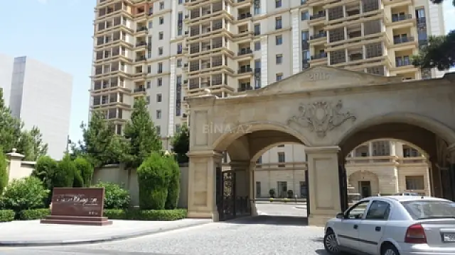 Kirayə verilir 3 otaqlı mənzil 170 m²