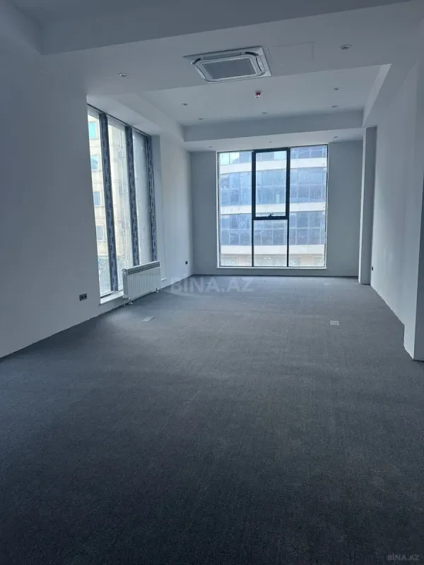 Kirayə verilir 8 otaqlı ofis 400 m²