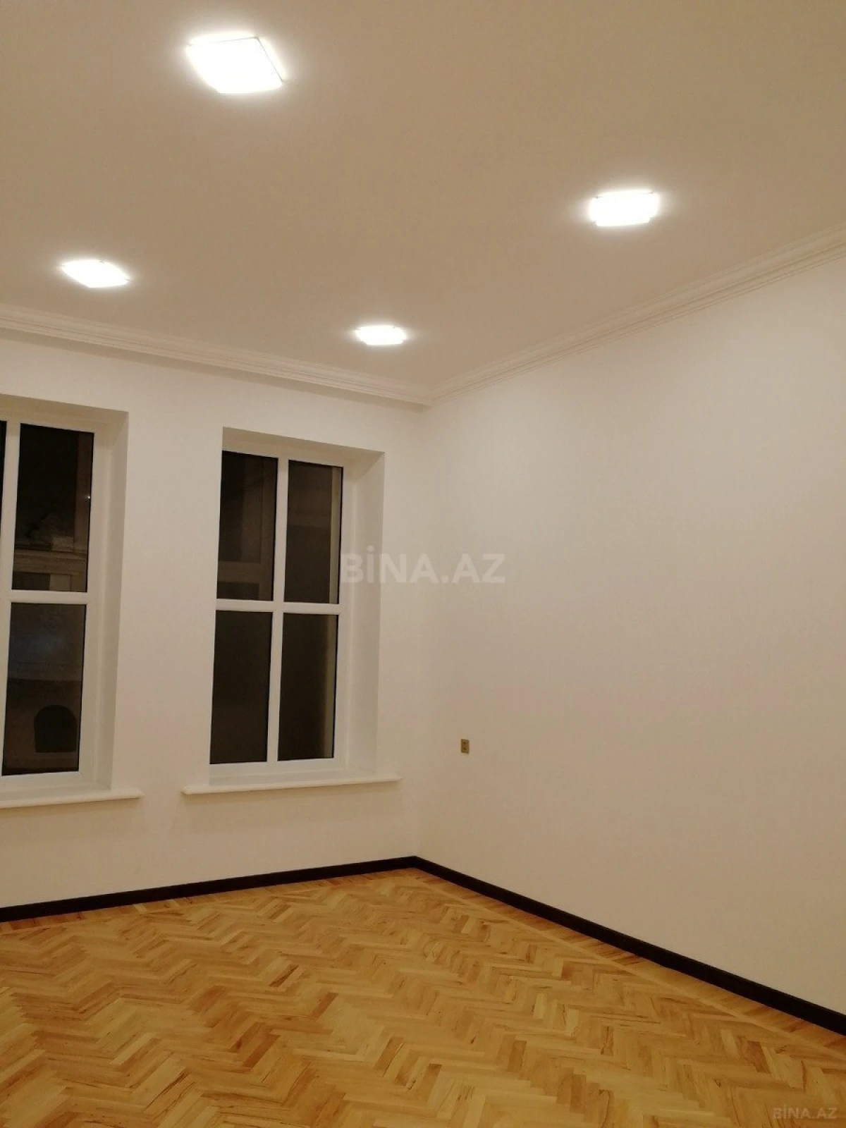 Kirayə verilir 3 otaqlı ofis 110 m²