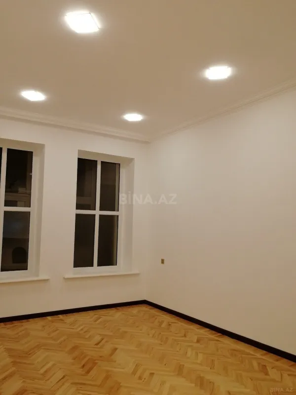 Kirayə verilir 3 otaqlı ofis 110 m²