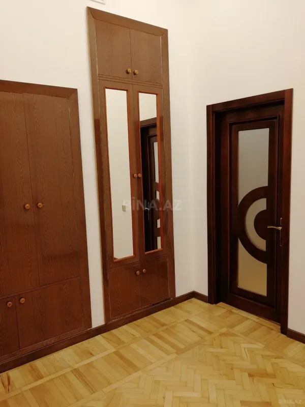 Kirayə verilir 3 otaqlı ofis 110 m²