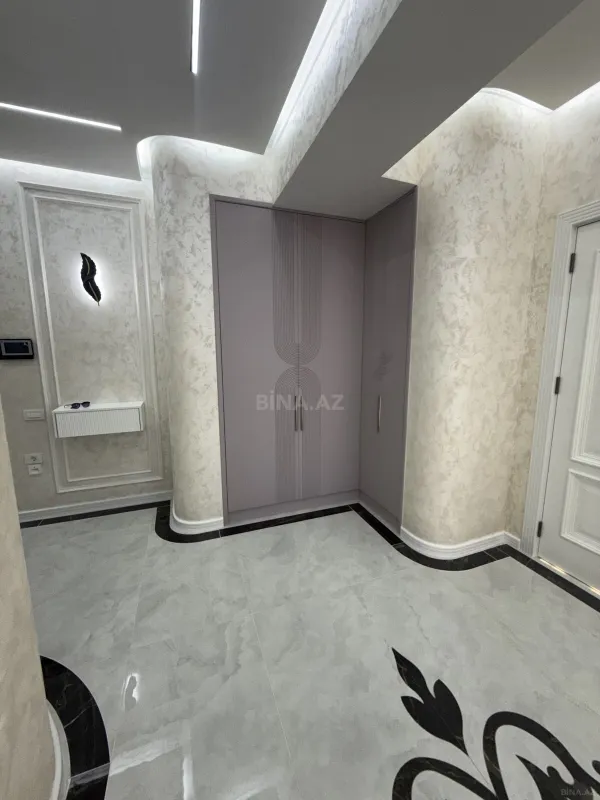 Satılır 3 otaqlı mənzil 125 m²