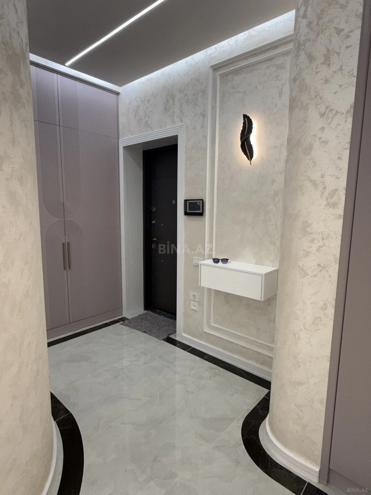 Satılır 3 otaqlı mənzil 125 m²