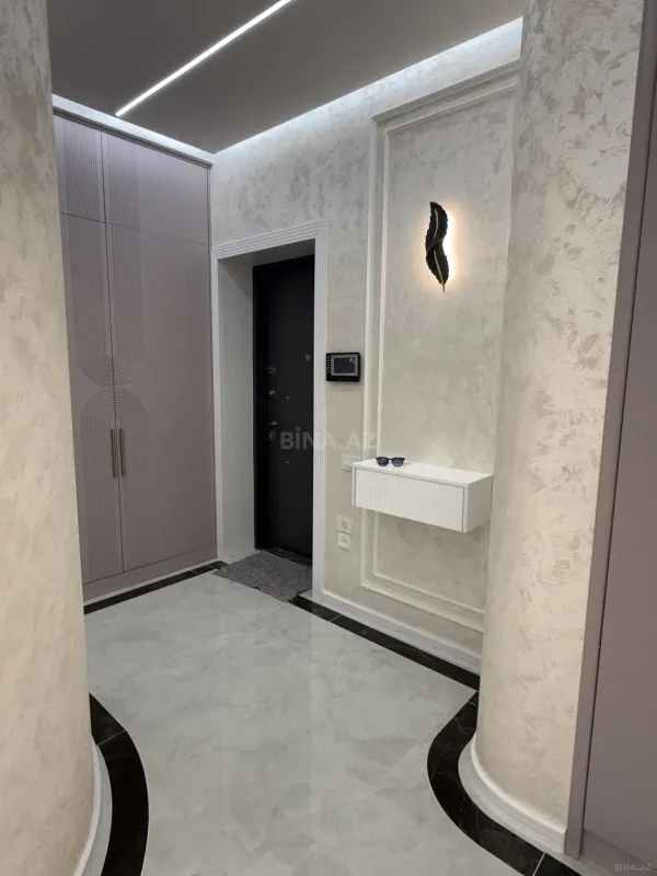 Satılır 3 otaqlı mənzil 125 m²