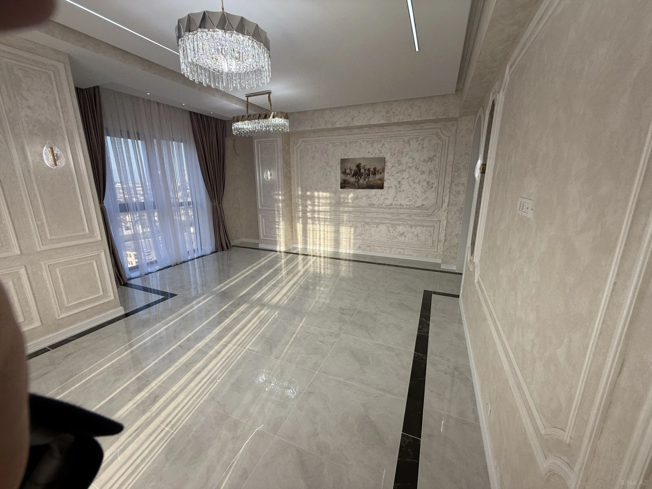 Satılır 3 otaqlı mənzil 125 m²