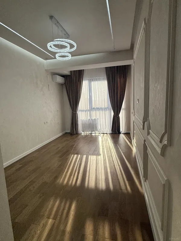 Satılır 3 otaqlı mənzil 125 m²