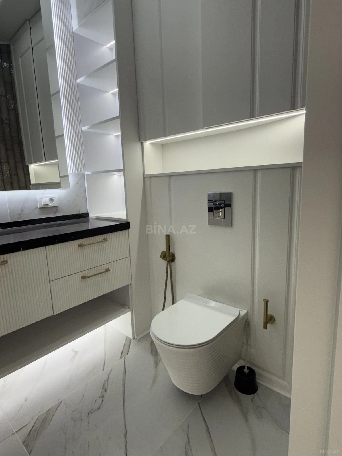 Satılır 3 otaqlı mənzil 125 m²