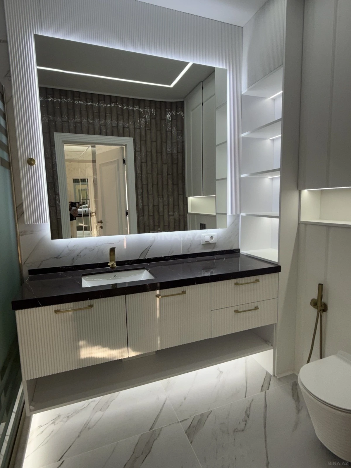 Satılır 3 otaqlı mənzil 125 m²