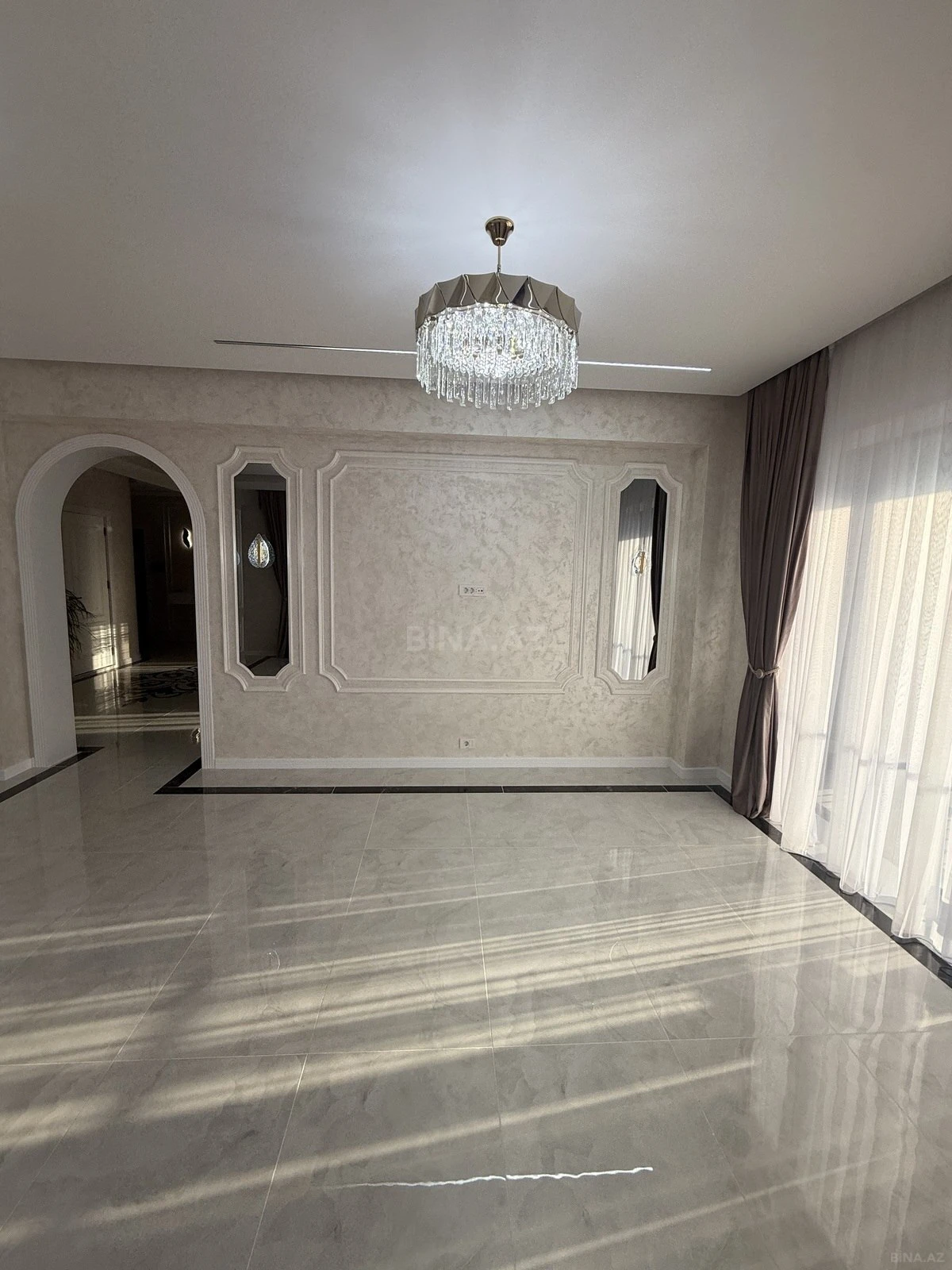Satılır 3 otaqlı mənzil 125 m²
