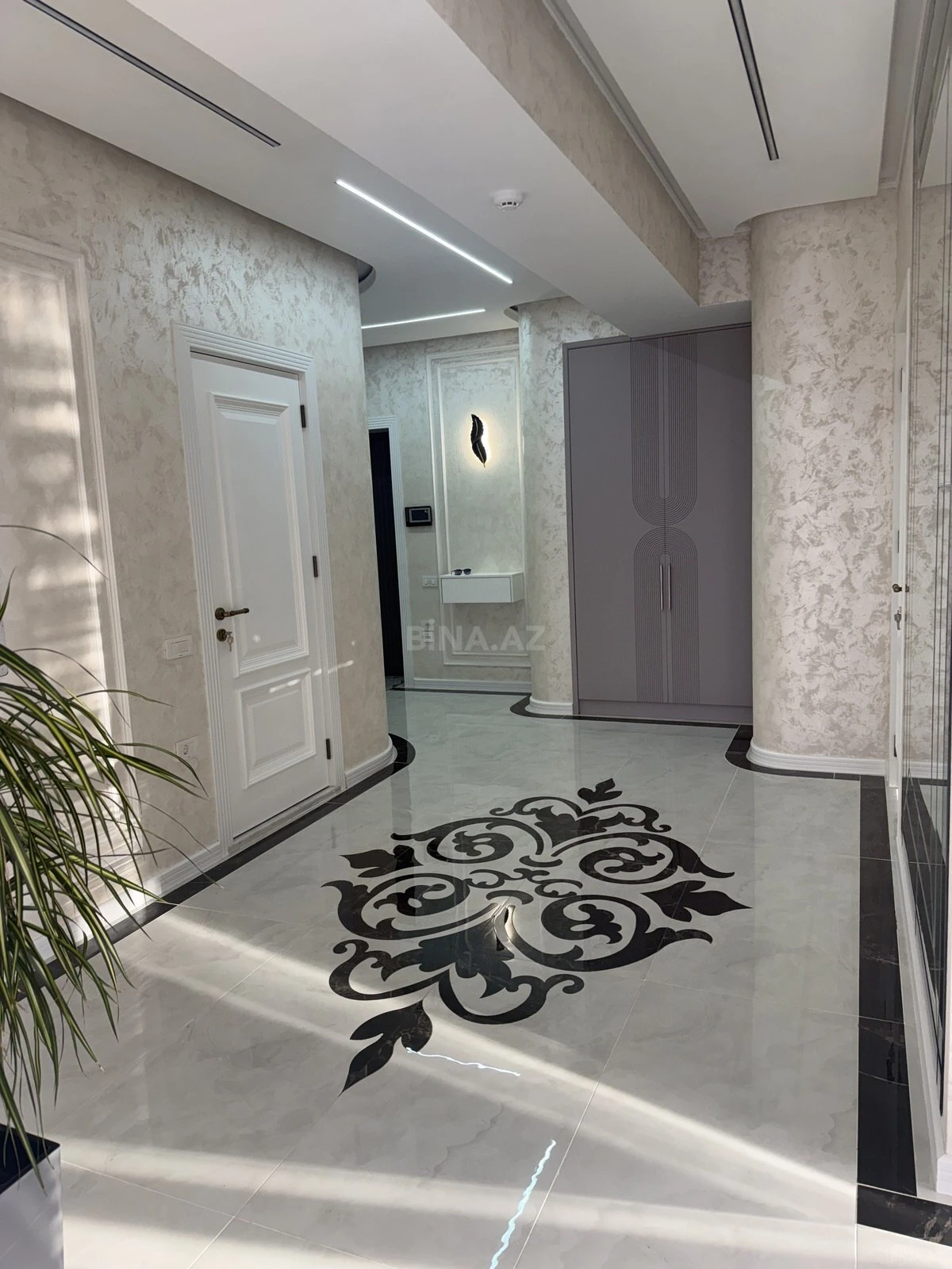 Satılır 3 otaqlı mənzil 125 m²
