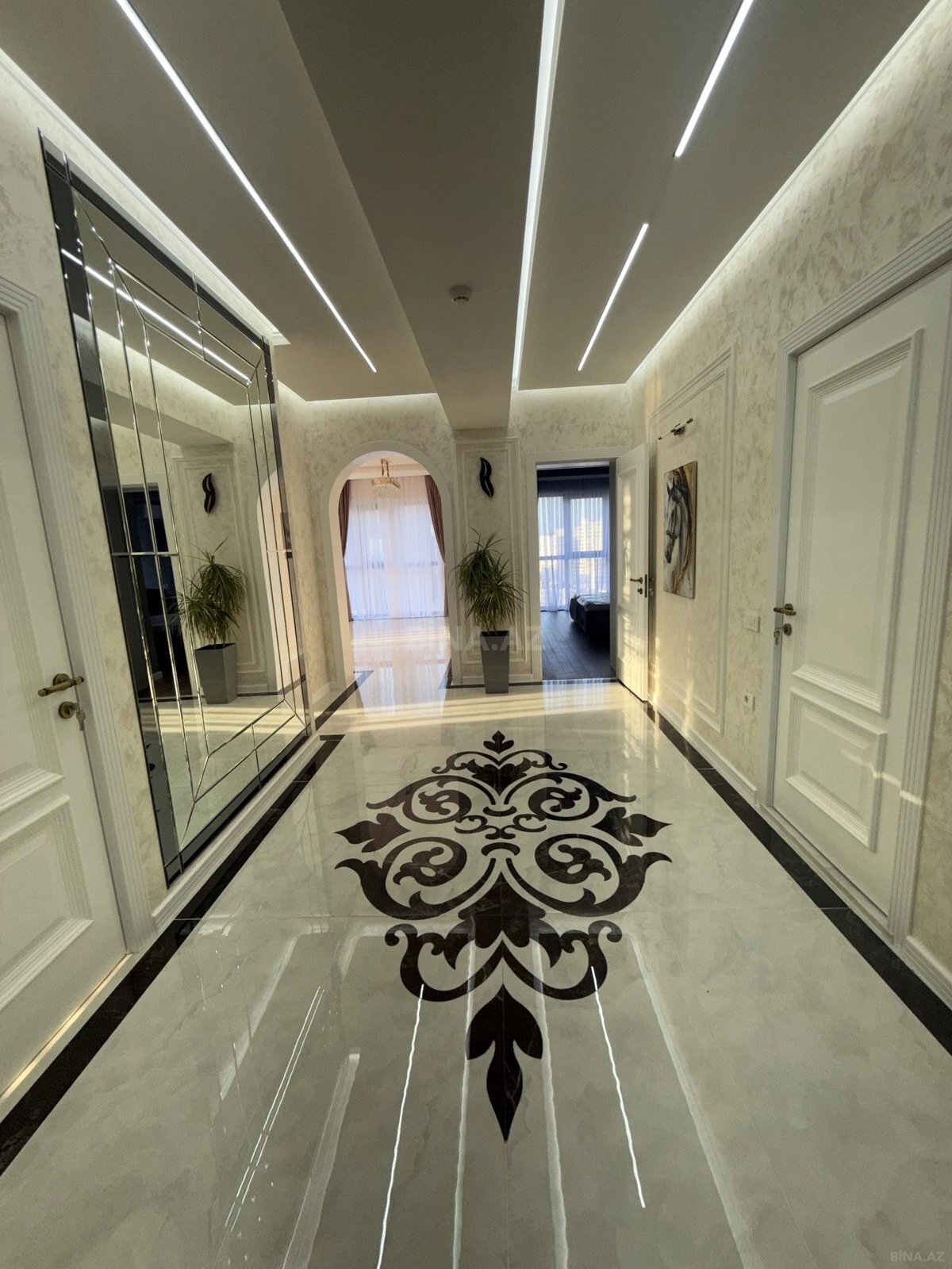 Satılır 3 otaqlı mənzil 125 m²