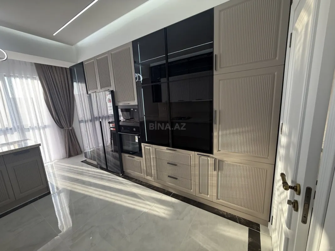 Satılır 3 otaqlı mənzil 125 m²