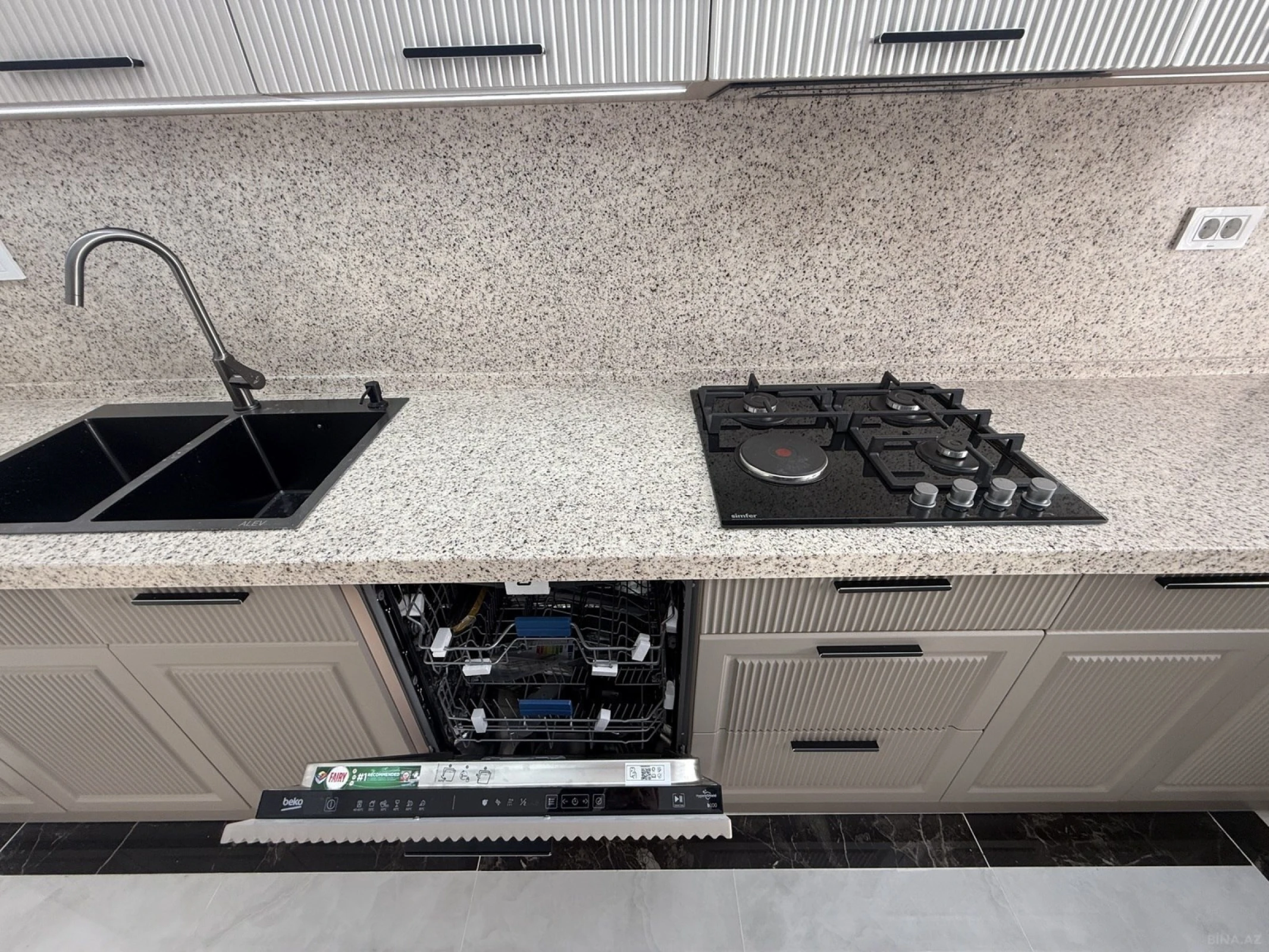 Satılır 3 otaqlı mənzil 125 m²