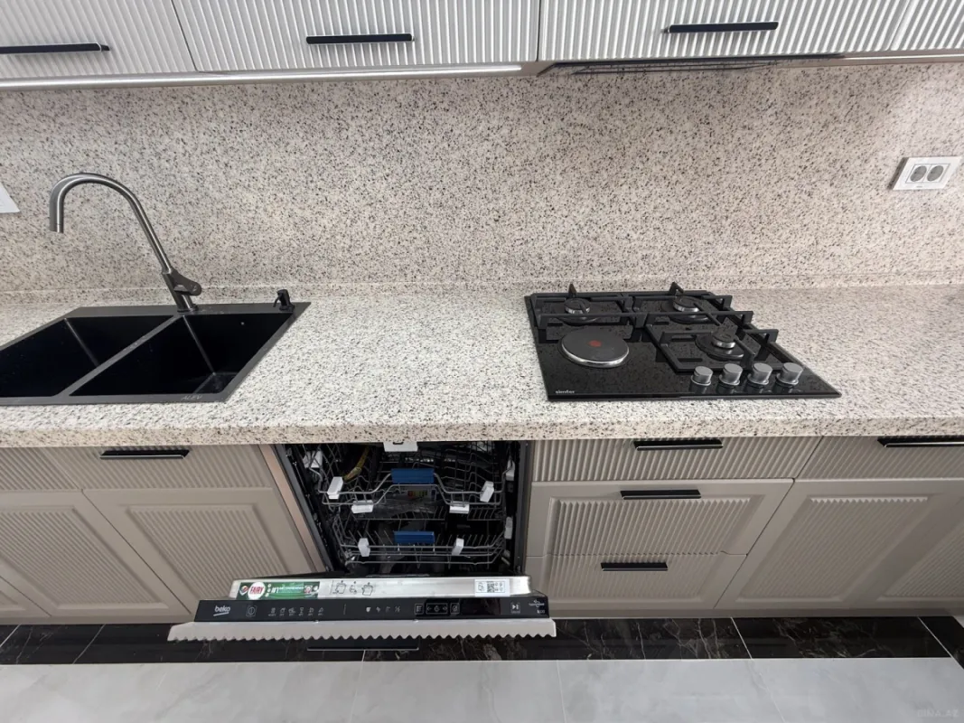 Satılır 3 otaqlı mənzil 125 m²