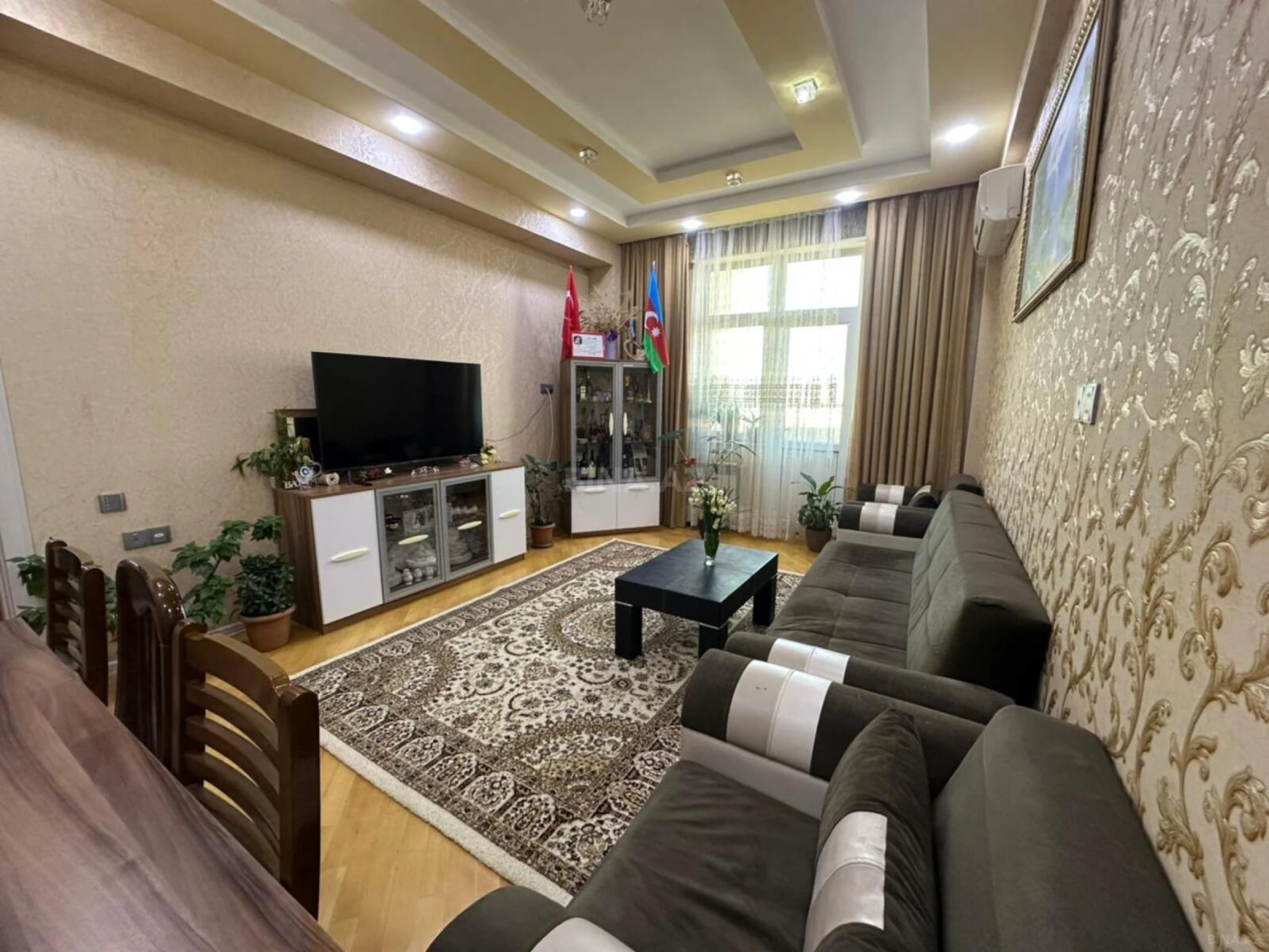 Satılır 3 otaqlı mənzil 111 m²