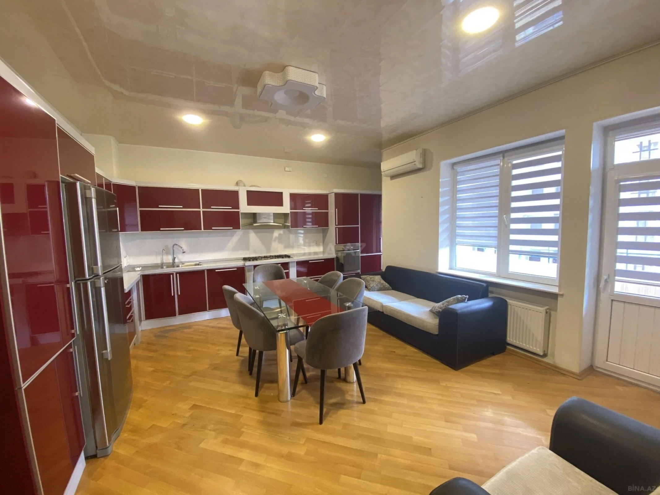 Satılır 4 otaqlı mənzil 190 m²