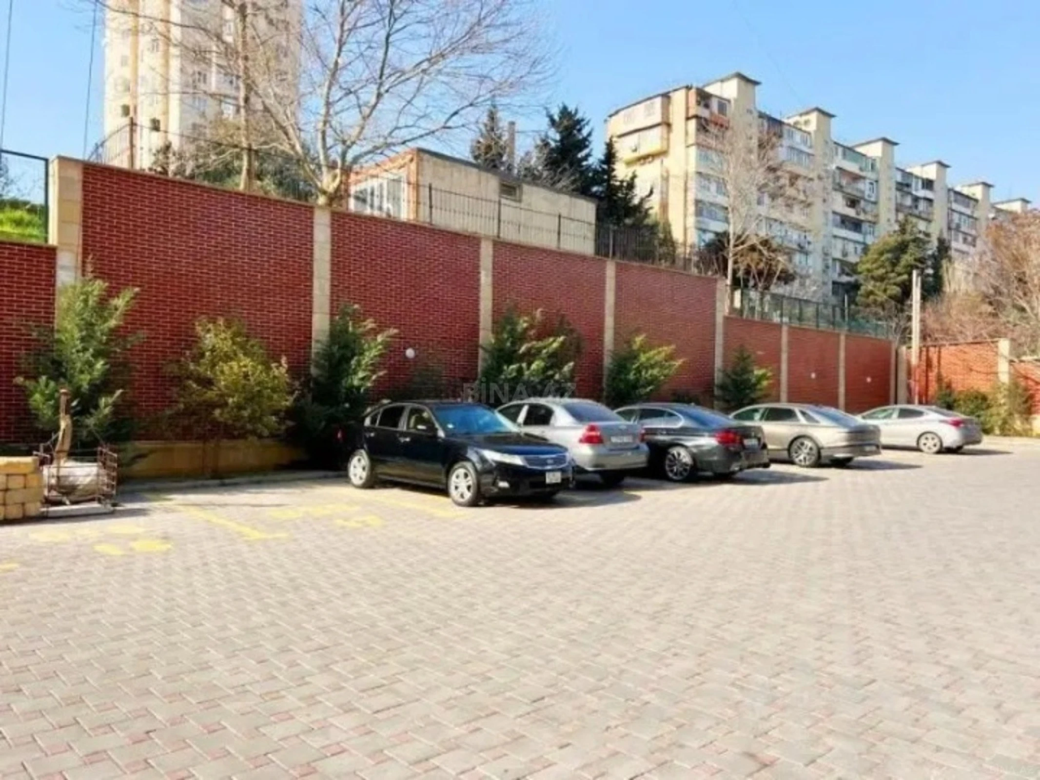 Satılır 2 otaqlı mənzil 99 m²